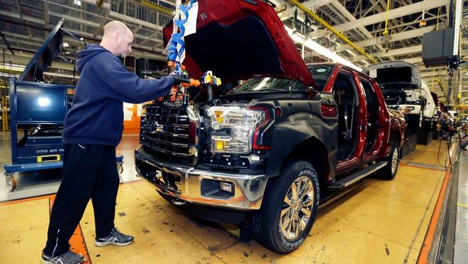 کاهش تولید خودروهای فورد به دلیل کمبود تراشه