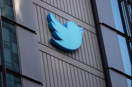 کارکنان توییتر از این شبکه اجتماعی به دلیل تعدیل نیرو شکایت کردند