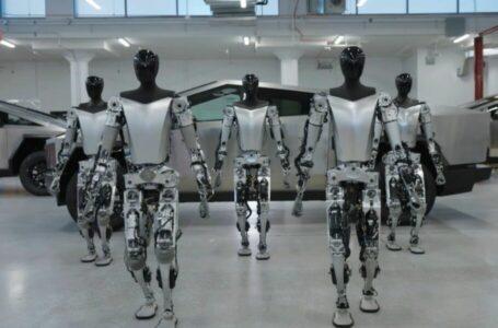 تسلا یک ویدیو جدید از ربات انسان نما خود در حال راه رفتن منتشر کرد