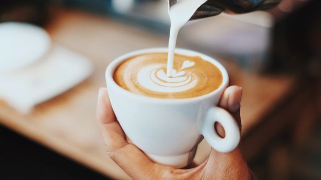 دانشمندان: مصرف به اندازه چای و قهوه برای مغز مفید است