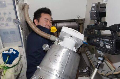 ناسا ۹۸ درصد ادرار و عرق بدن فضانوردان را به آب آشامیدنی تبدیل کرد