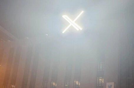 نور شدید لوگوی X  در ساختمان توییتر سبب اعتراض همسایگان شد